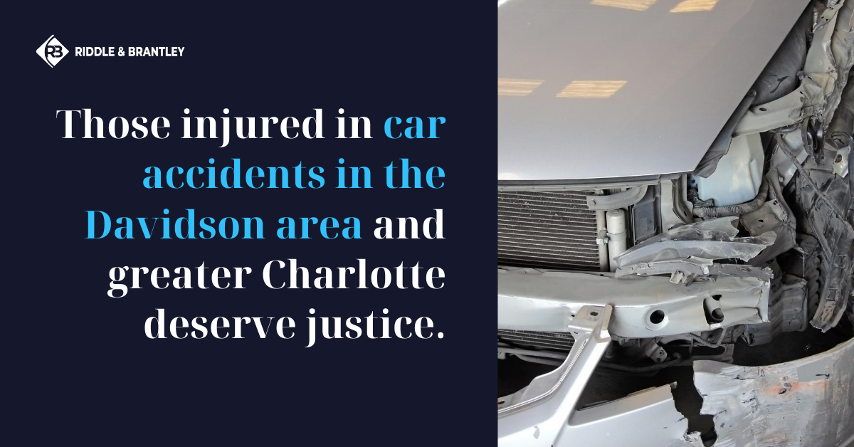 Abogado de accidente de coche que sirve Davidson Carolina del Norte - Riddle y Brantley