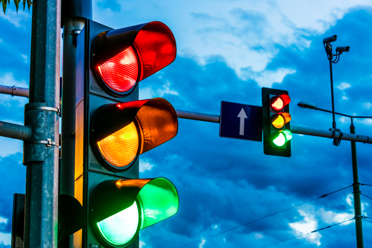What to Do at an Intersection With Flashing Lights